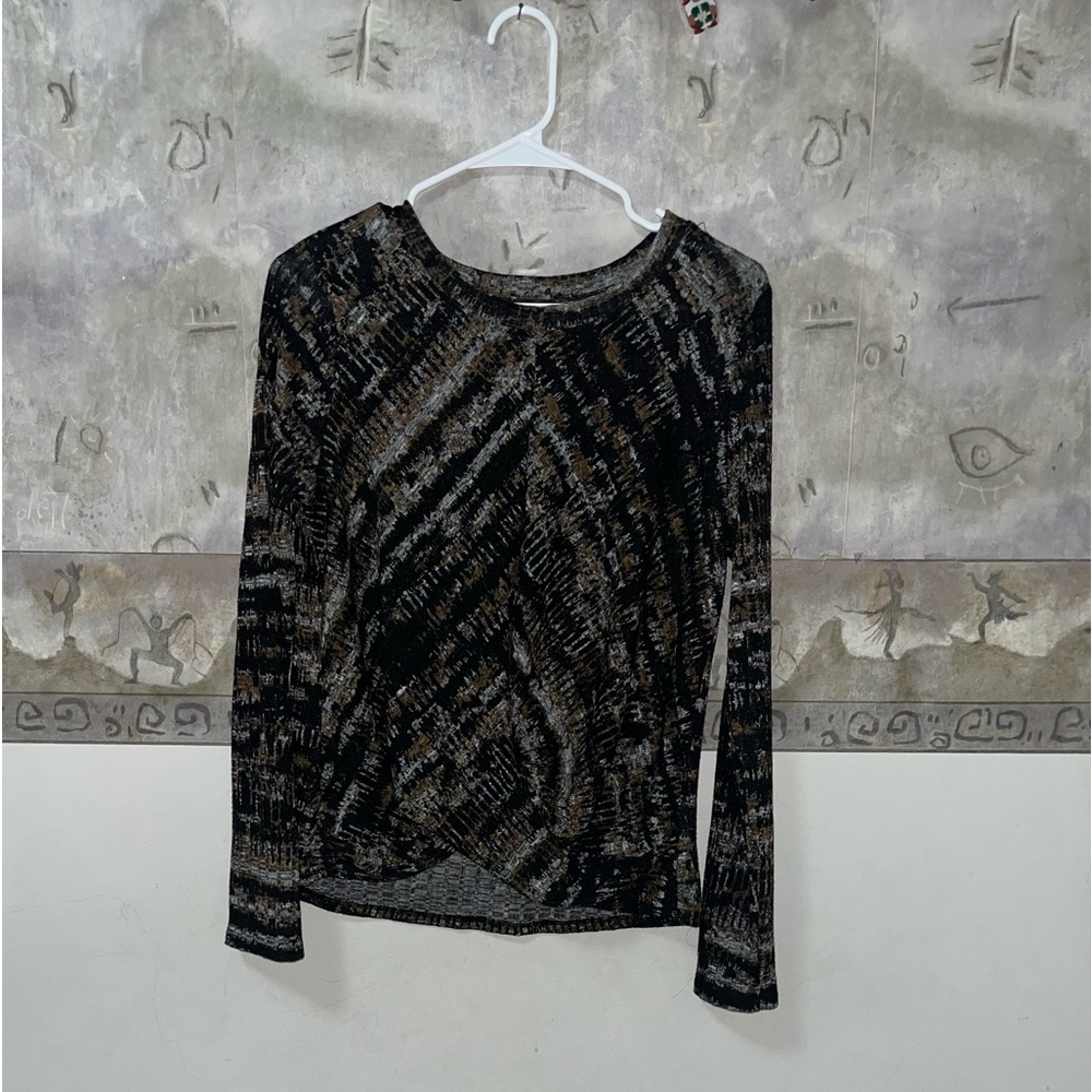 Women’s Cropped sweater. Soft material. Lightweight.